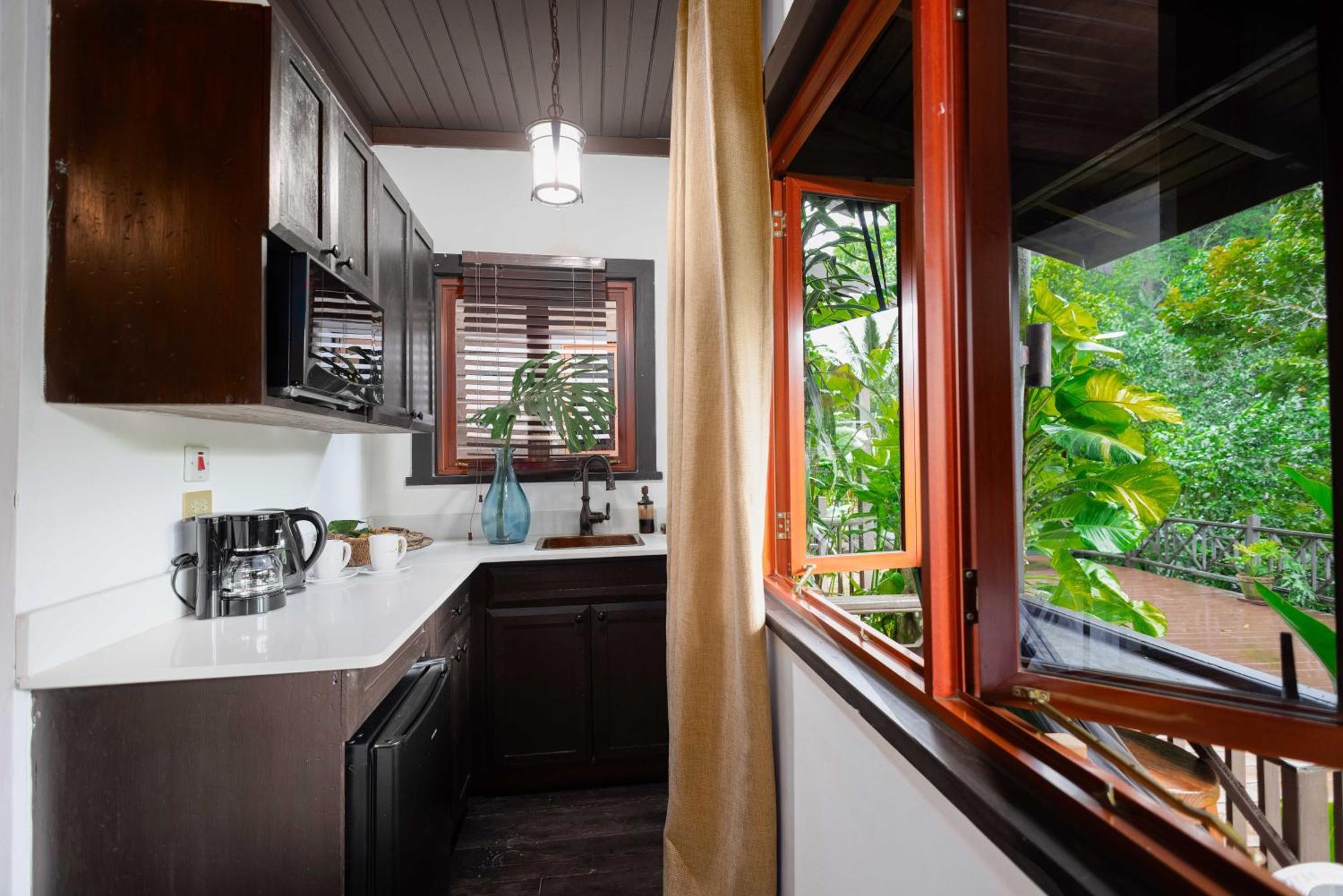 Serendipity Holistic Resort Spa Kingston Exterior foto